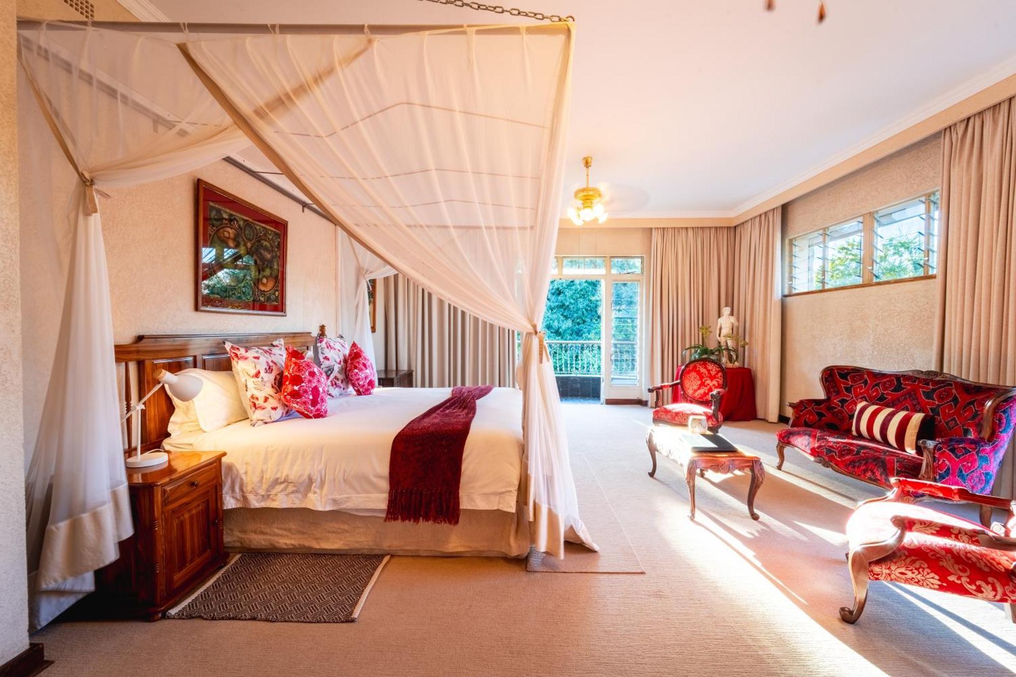 The Victorian Manor Bed & Breakfast วิกตอเรียฟอลส์ ภายนอก รูปภาพ