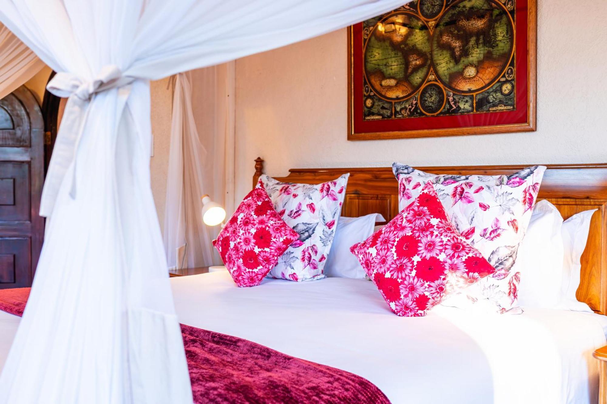 The Victorian Manor Bed & Breakfast วิกตอเรียฟอลส์ ภายนอก รูปภาพ
