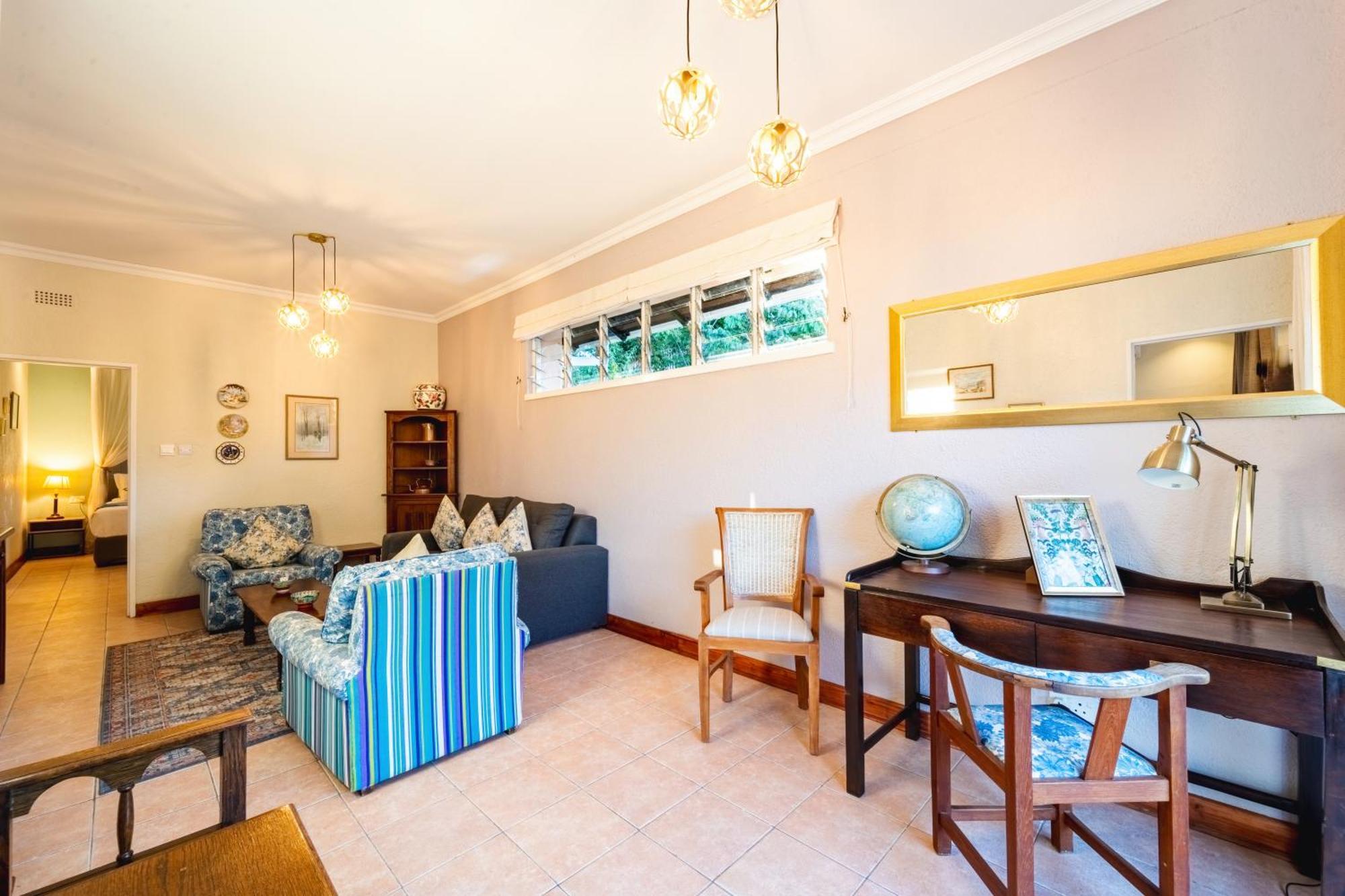 The Victorian Manor Bed & Breakfast วิกตอเรียฟอลส์ ภายนอก รูปภาพ