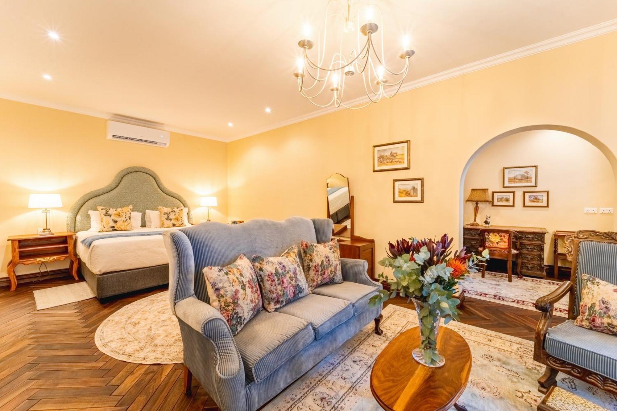 The Victorian Manor Bed & Breakfast วิกตอเรียฟอลส์ ภายนอก รูปภาพ